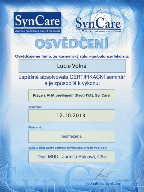 SynCare - práce s AHA peelingem GlycoHYAL (2013)